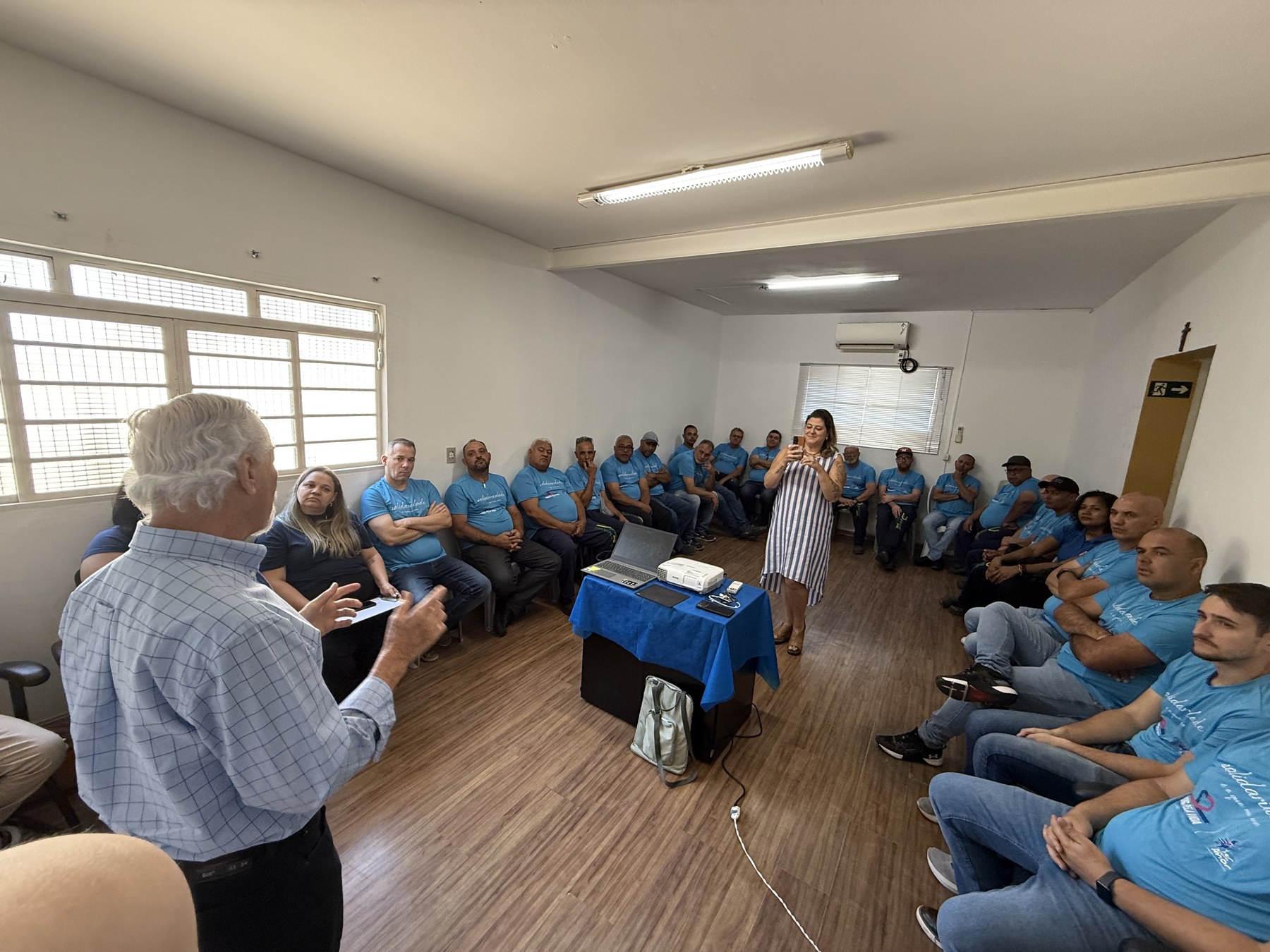 Roda de conversa com participantes de ação de conscientização